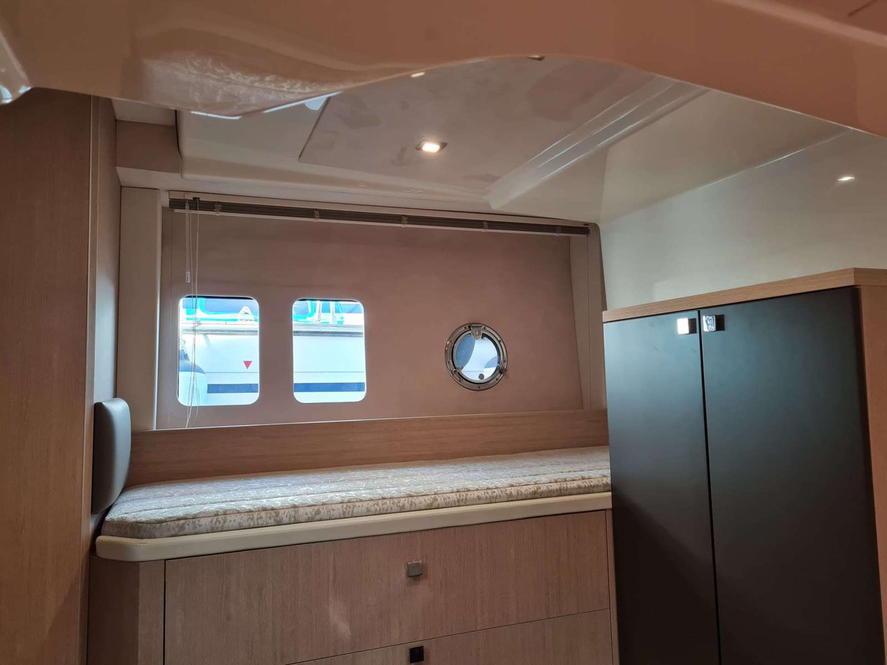 Cranchi M44 HT — photo 12