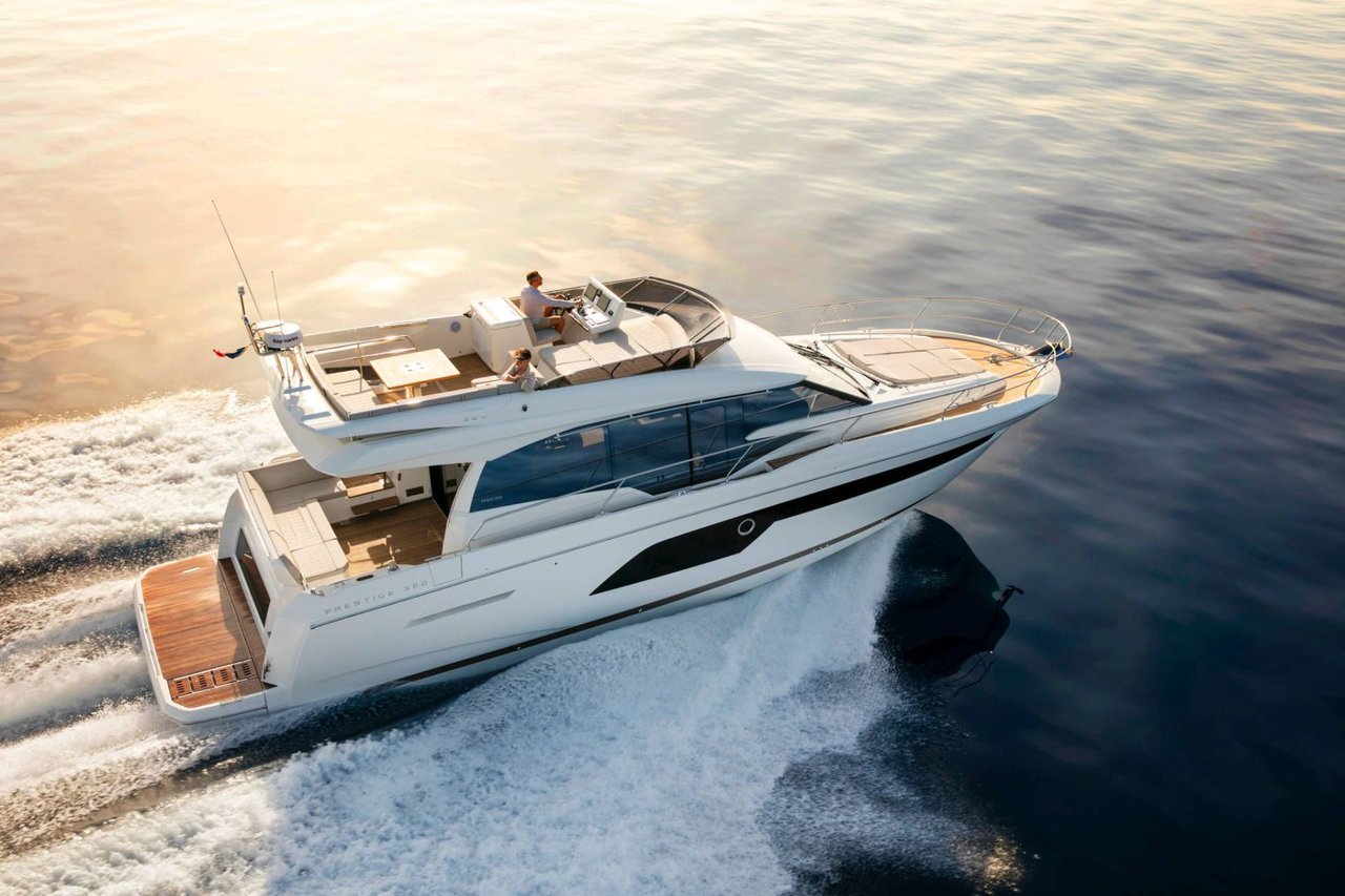 Prestige 520 Flybridge - 3 + 1 cab. — photo 8