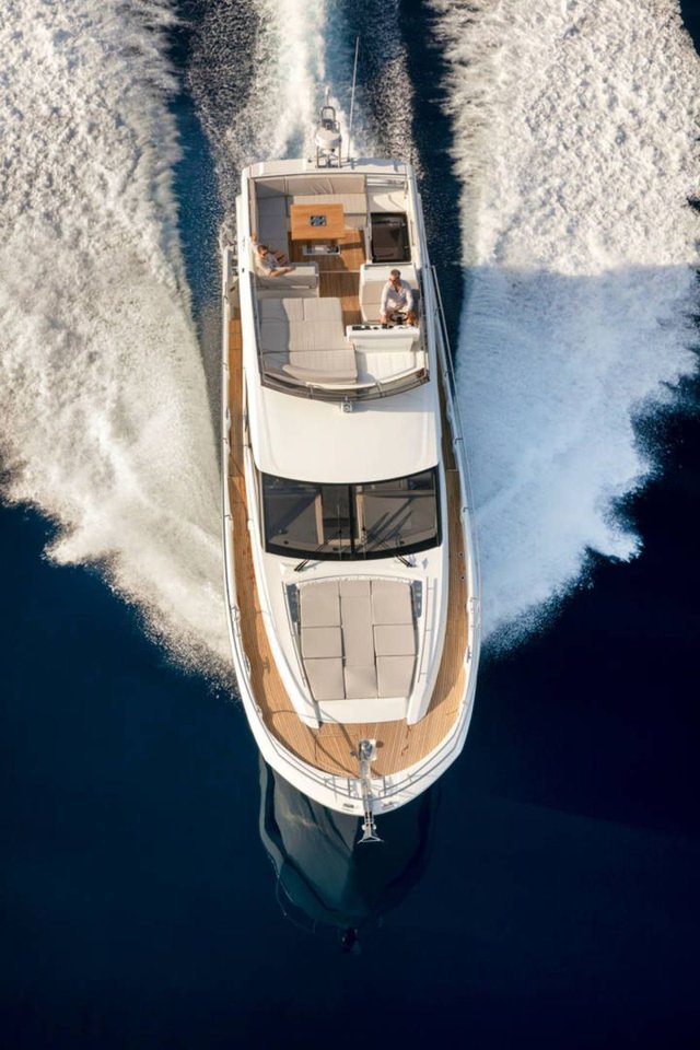 Prestige 520 Flybridge - 3 + 1 cab. — photo 10