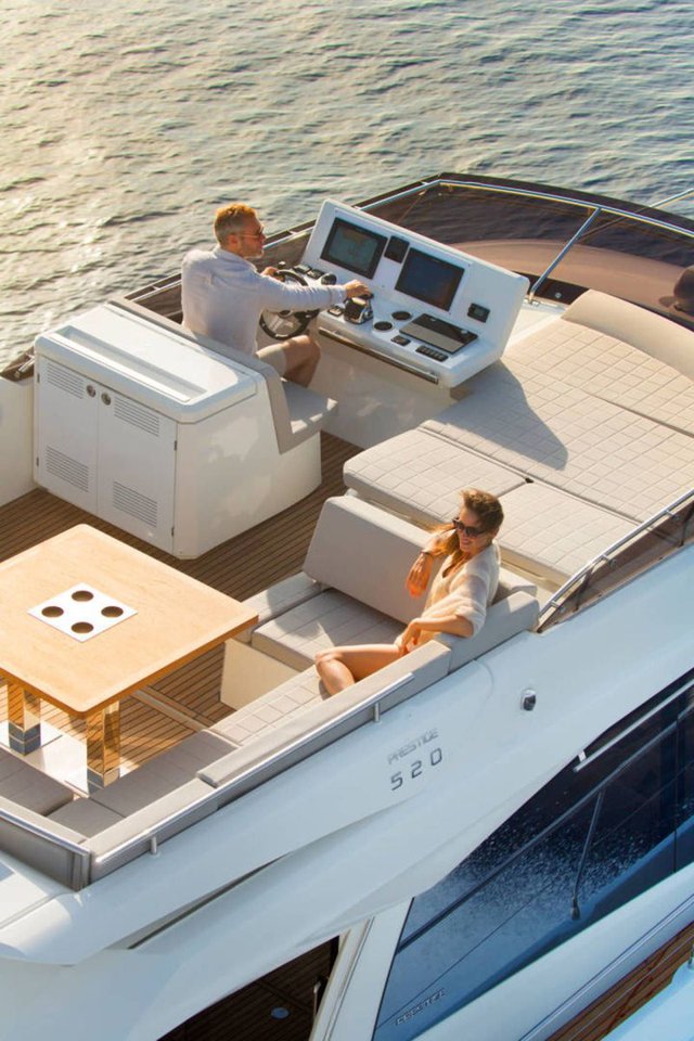 Prestige 520 Flybridge - 3 + 1 cab. — photo 11