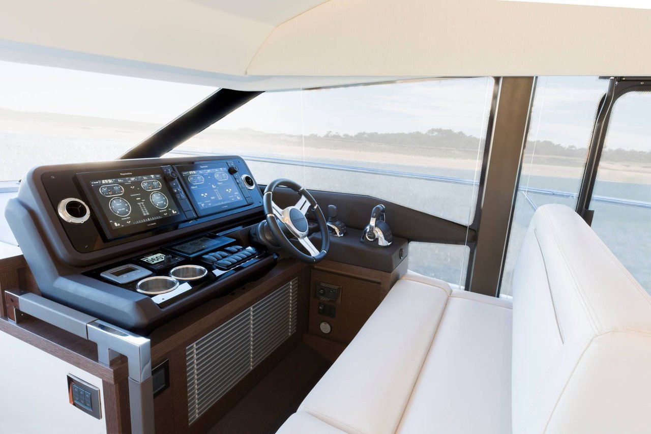 Prestige 520 Flybridge - 3 + 1 cab. — photo 21