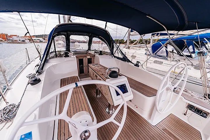 Bavaria Cruiser 37 - 3 cab. — photo 6