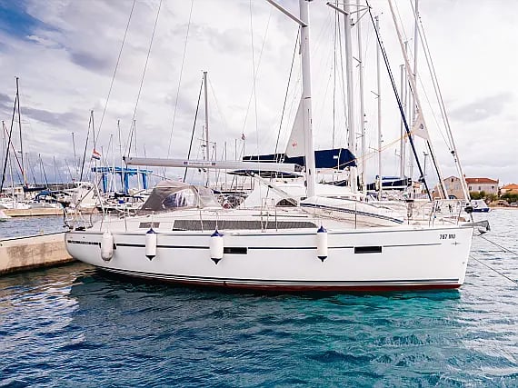 Bavaria Cruiser 37 - 3 cab. — photo 1