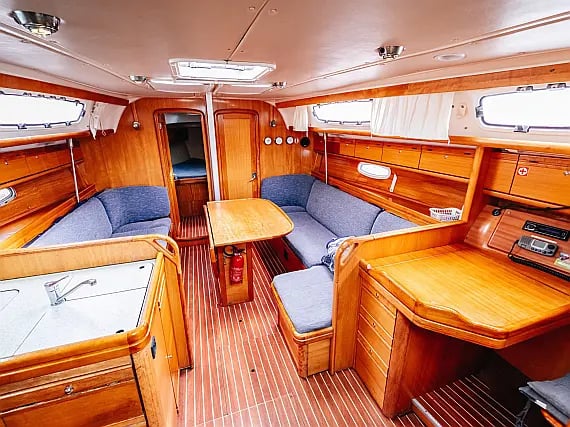 Bavaria 38 Cruiser — photo 4