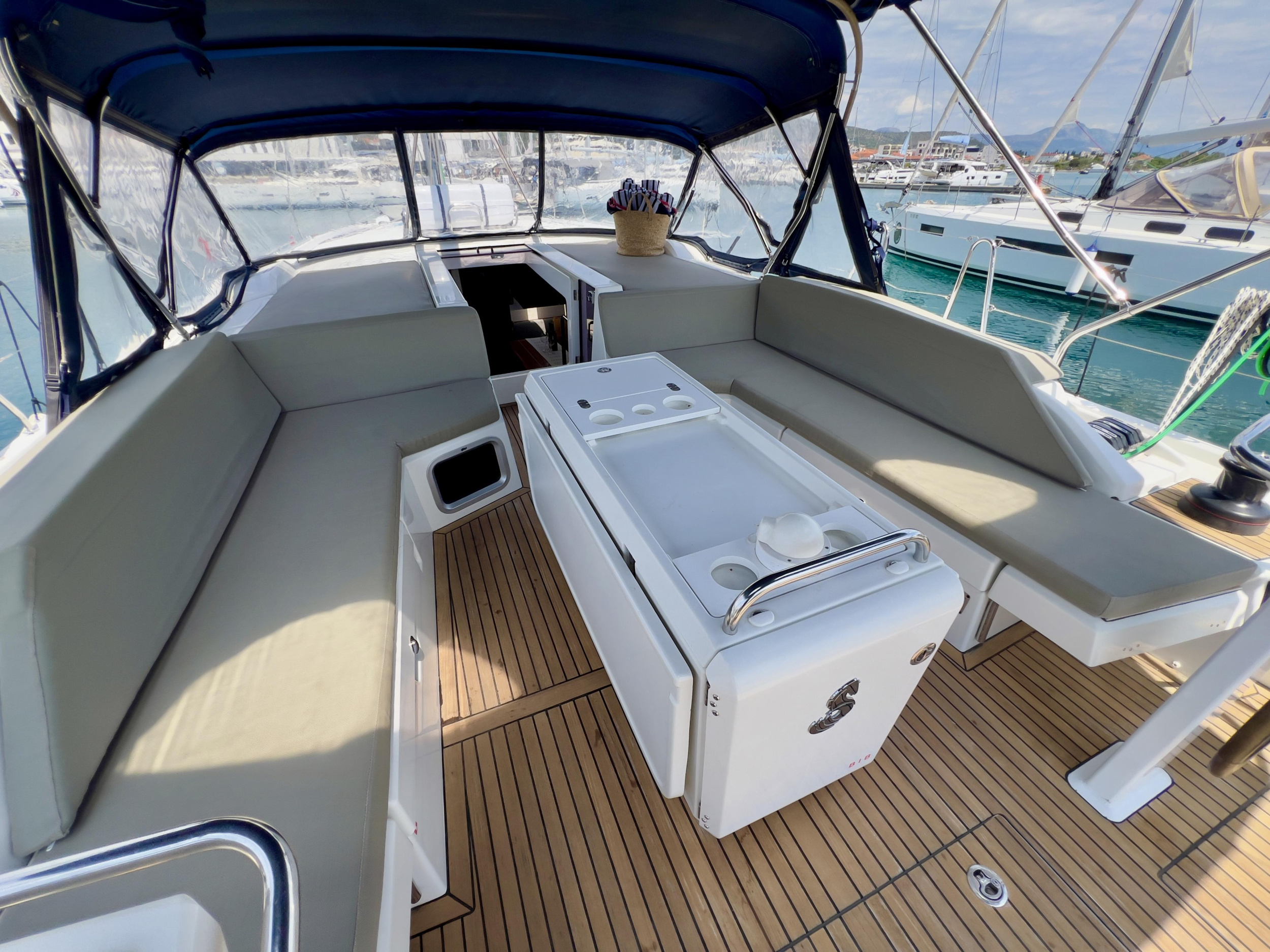 Oceanis 51.1 - 5 + 1 cab. — photo 6