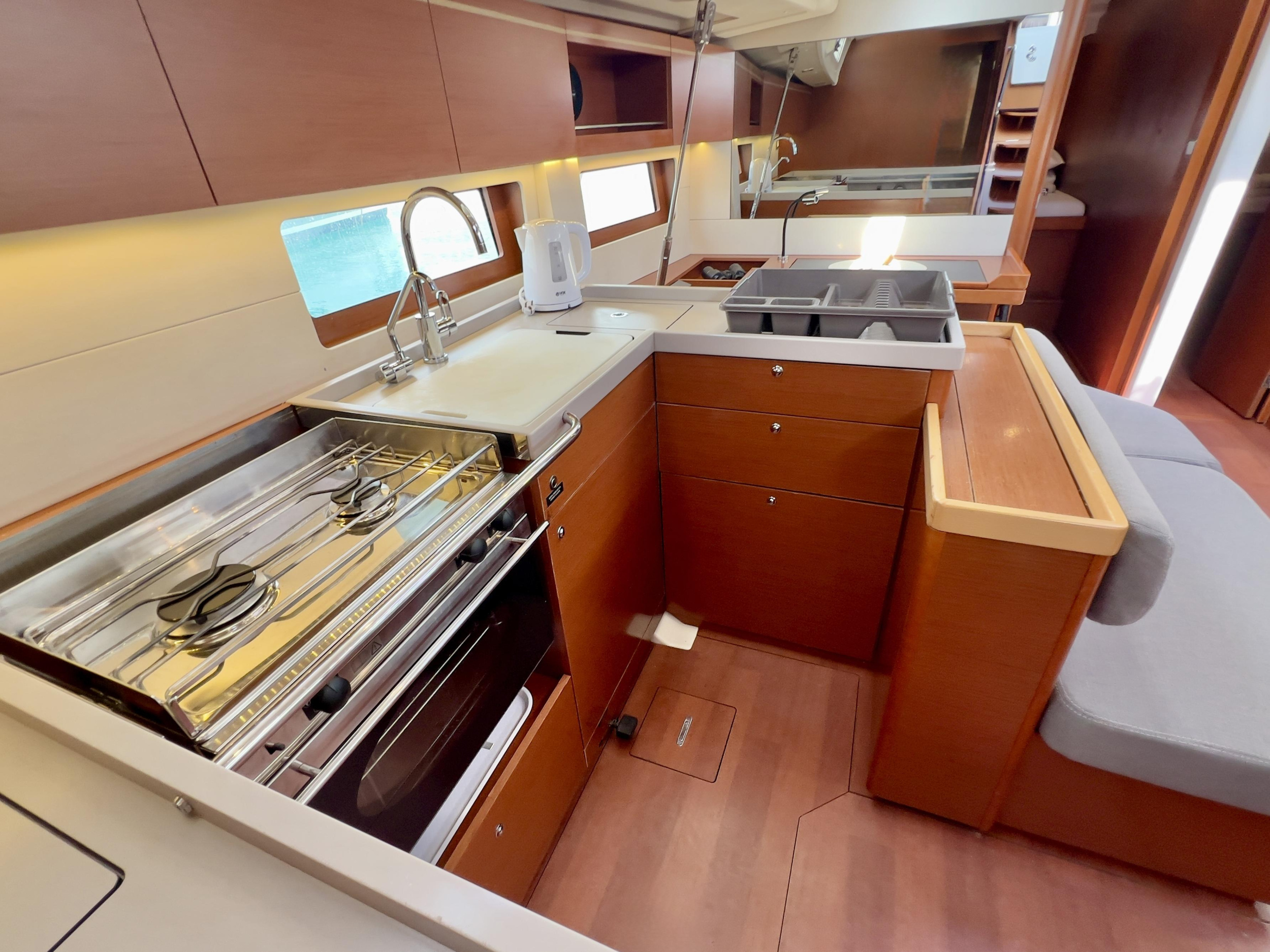 Oceanis 51.1 - 5 + 1 cab. — photo 16