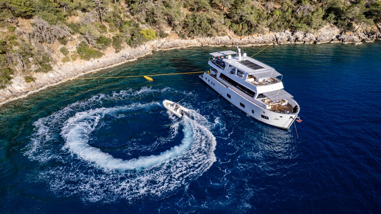 Lila Trawler — photo 9