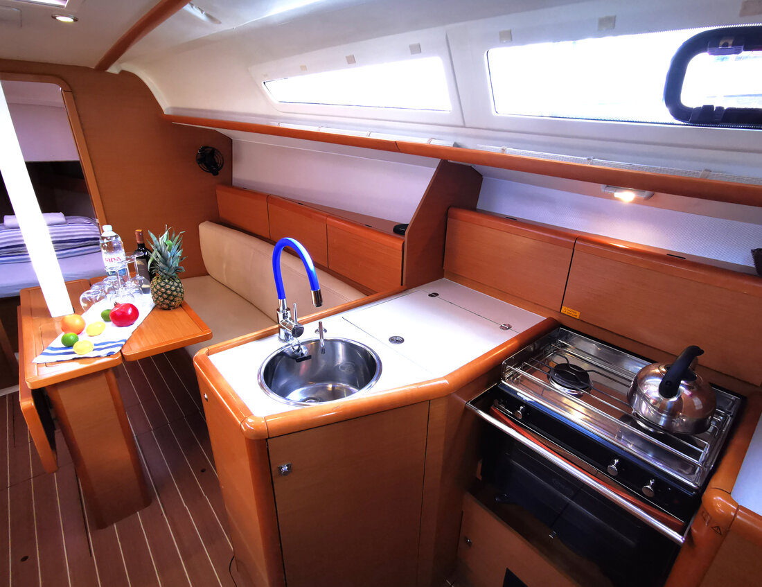 Sun Odyssey 33i - 2 cab. — photo 10