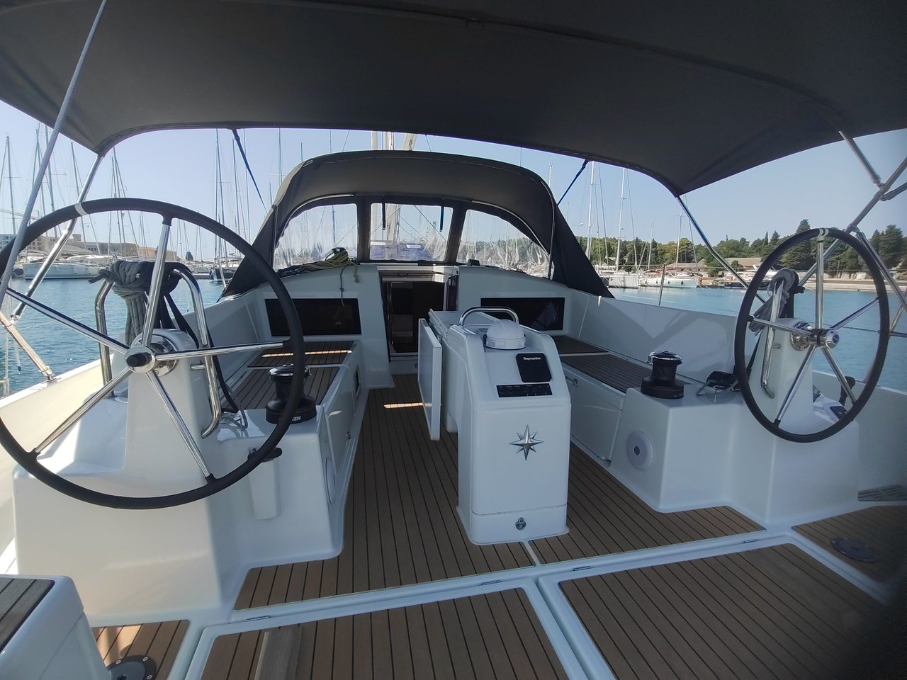 Sun Odyssey 440 - 4 cab. — photo 4
