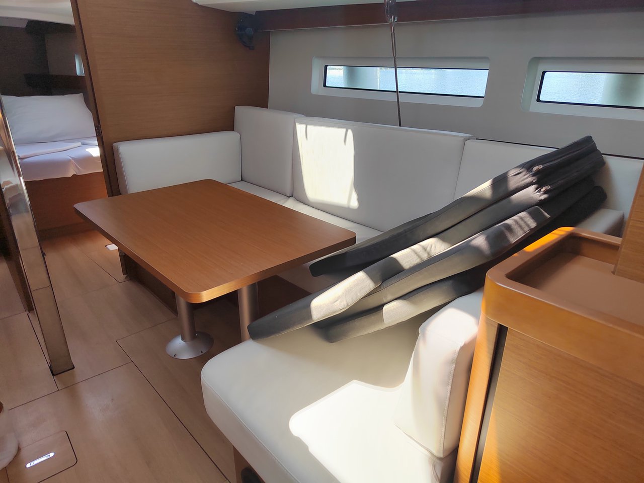Sun Odyssey 440 - 4 cab. — photo 8