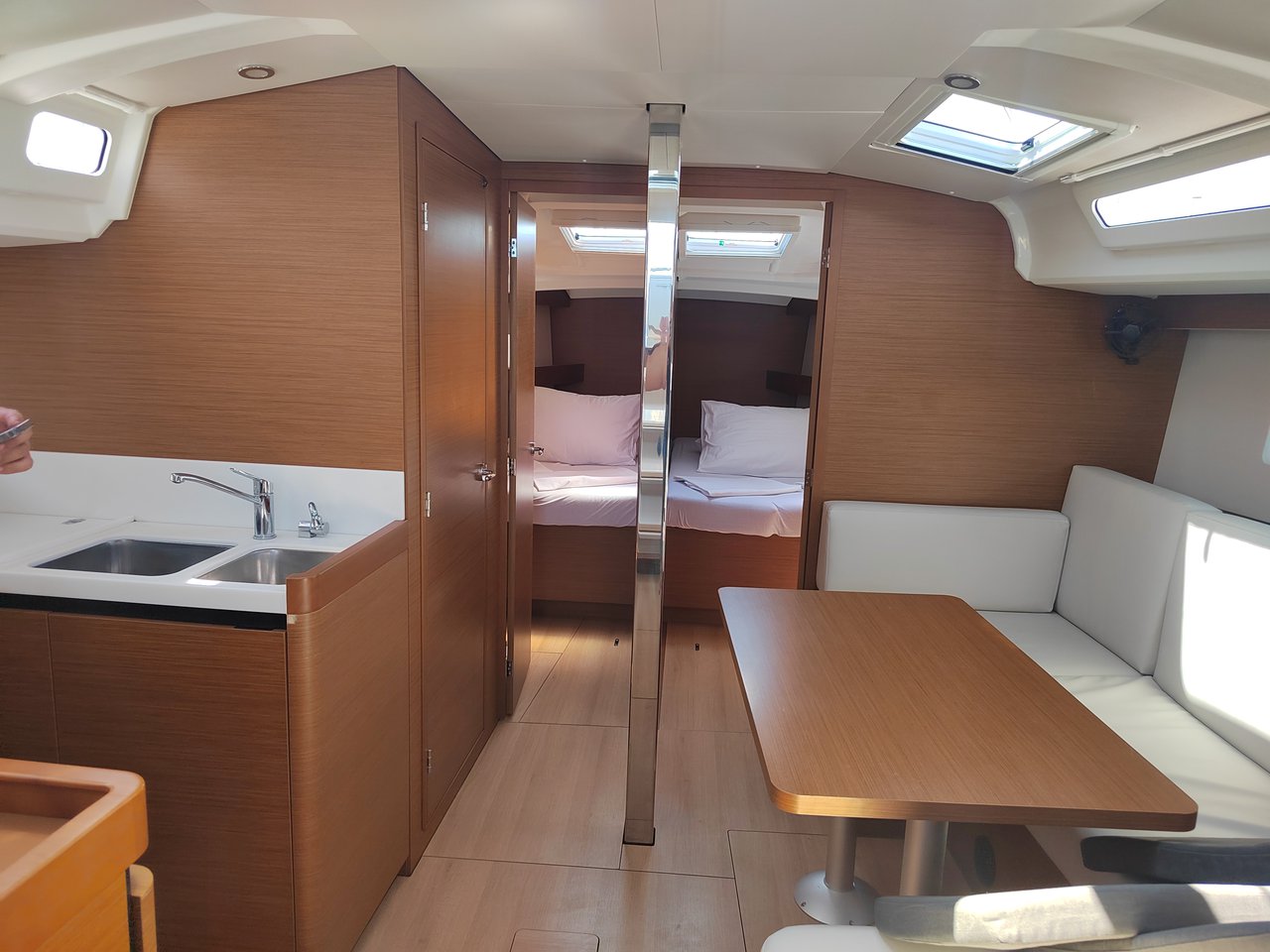 Sun Odyssey 440 - 4 cab. — photo 9