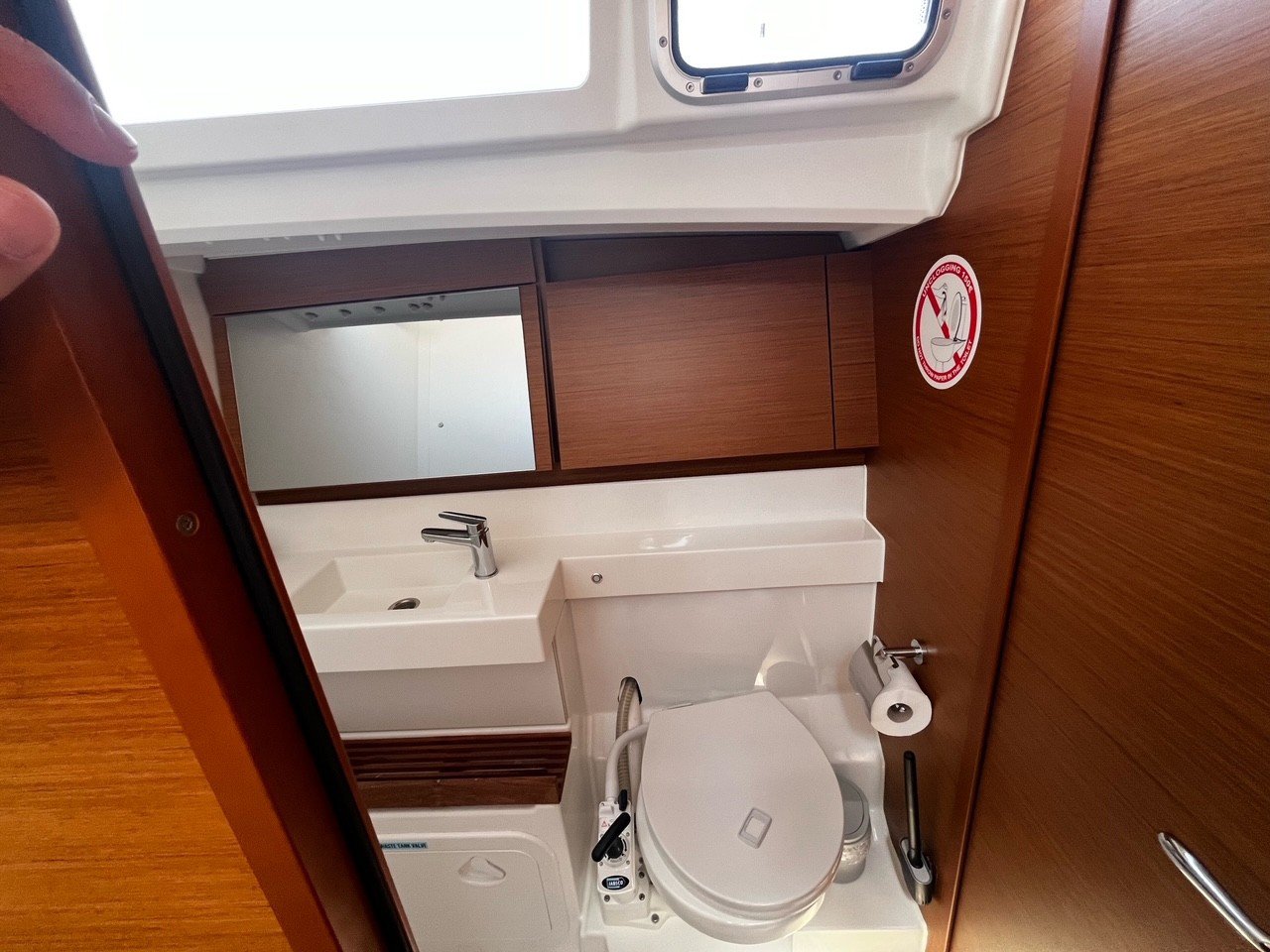 Sun Odyssey 440 - 4 cab. — photo 16