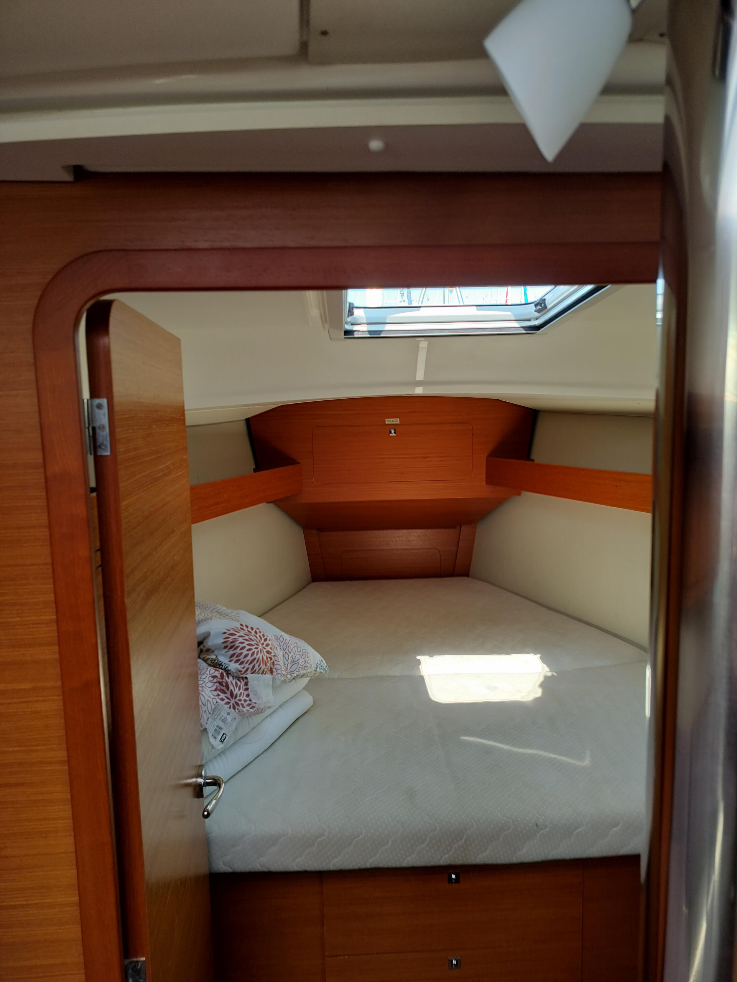 Dufour 382 GL — photo 9
