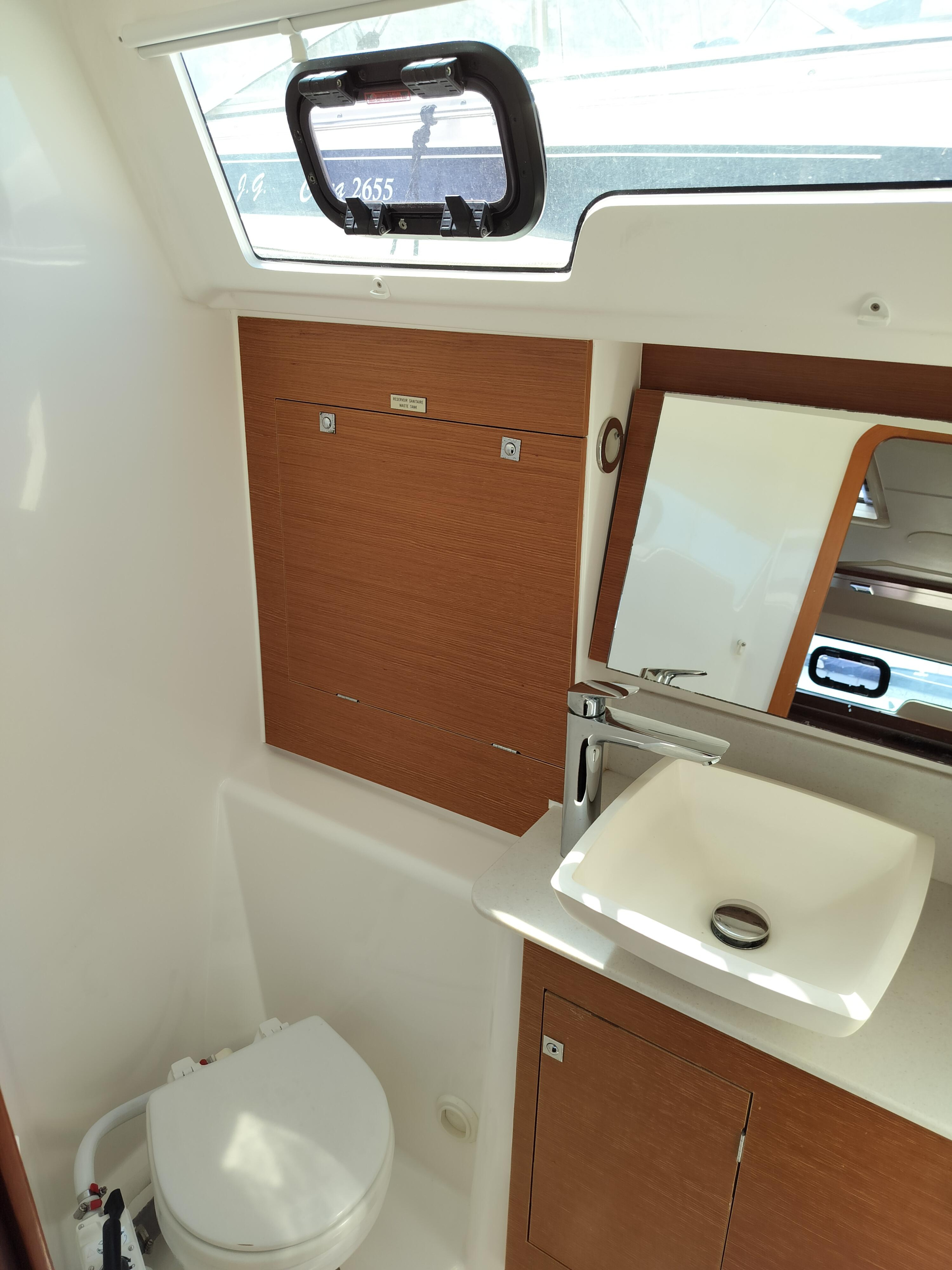 Dufour 382 GL — photo 10