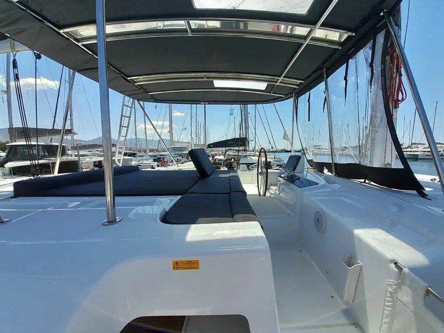 Lagoon 46 - 4 + 2 cab. — photo 9