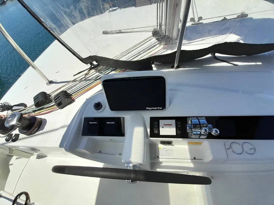 Lagoon 46 - 4 + 2 cab. — photo 17