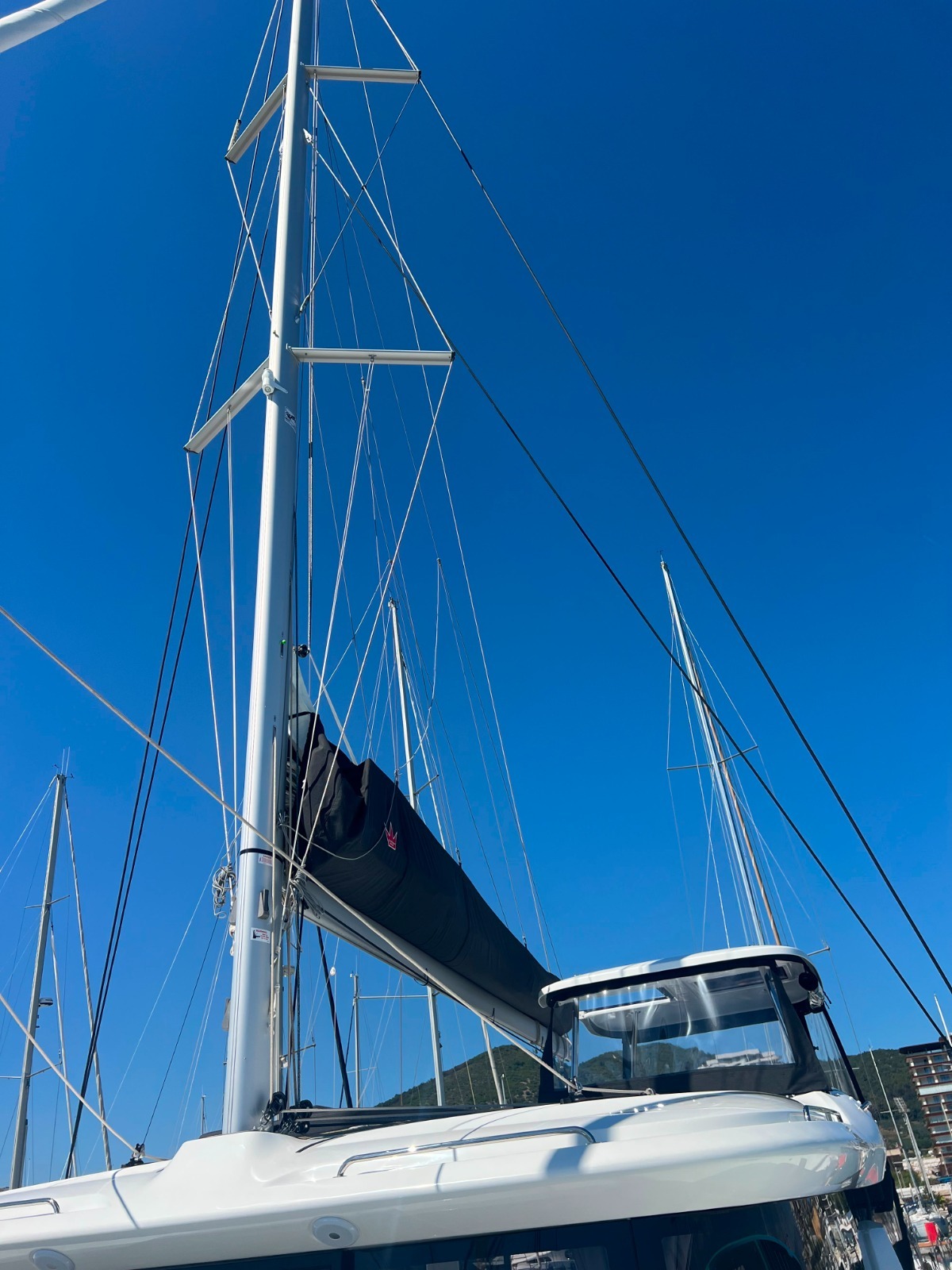 Lagoon 43 - 4 + 1 cab. — photo 3