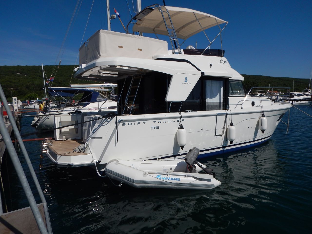 Swift Trawler 35 — photo 1