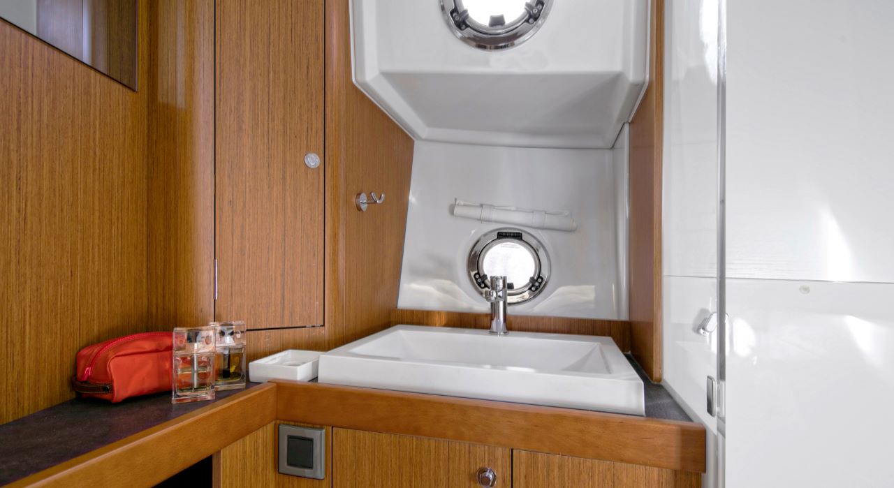 Swift Trawler 35 — photo 8
