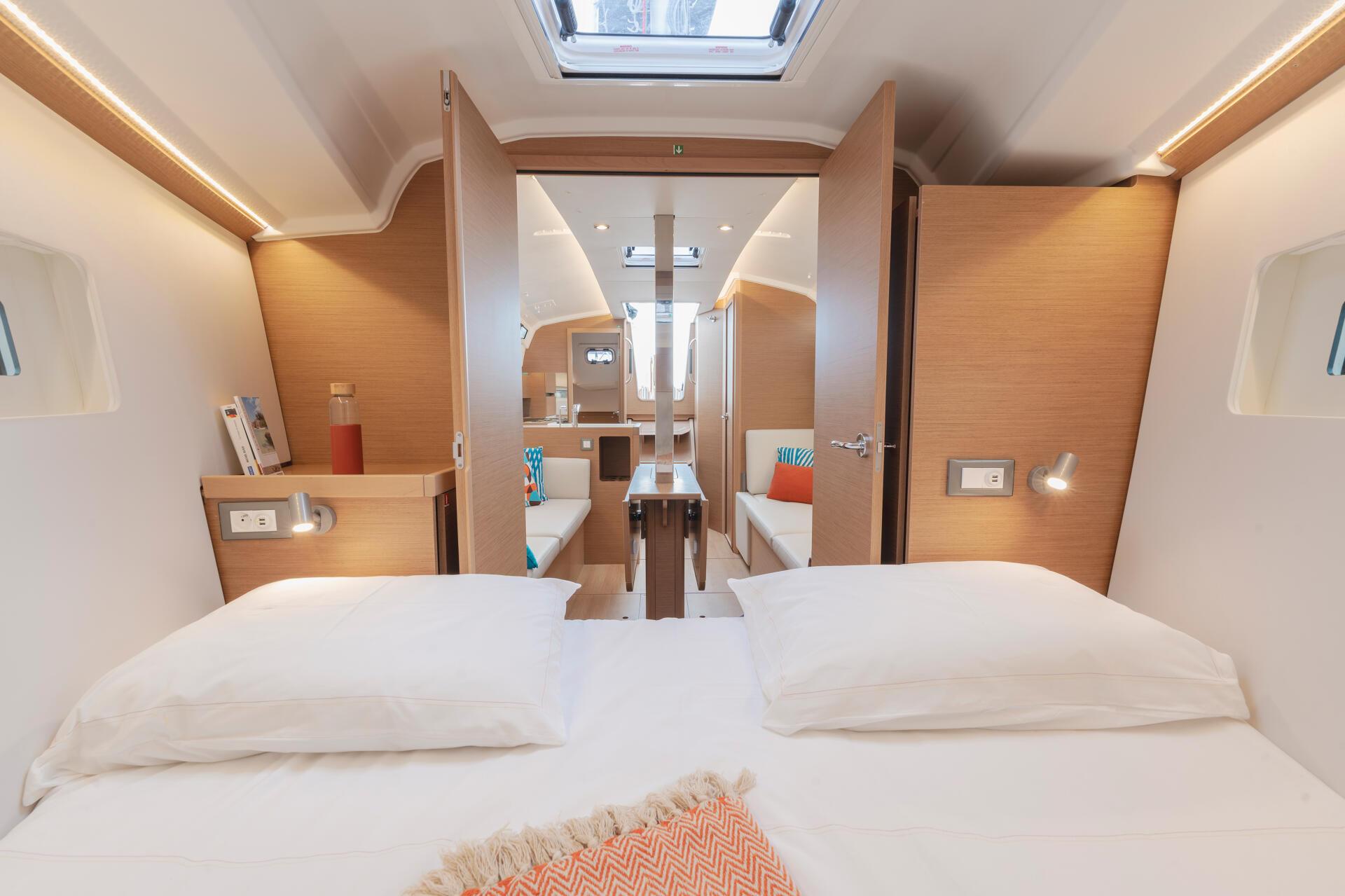 Sun Odyssey 350 - 3 cab. — photo 10