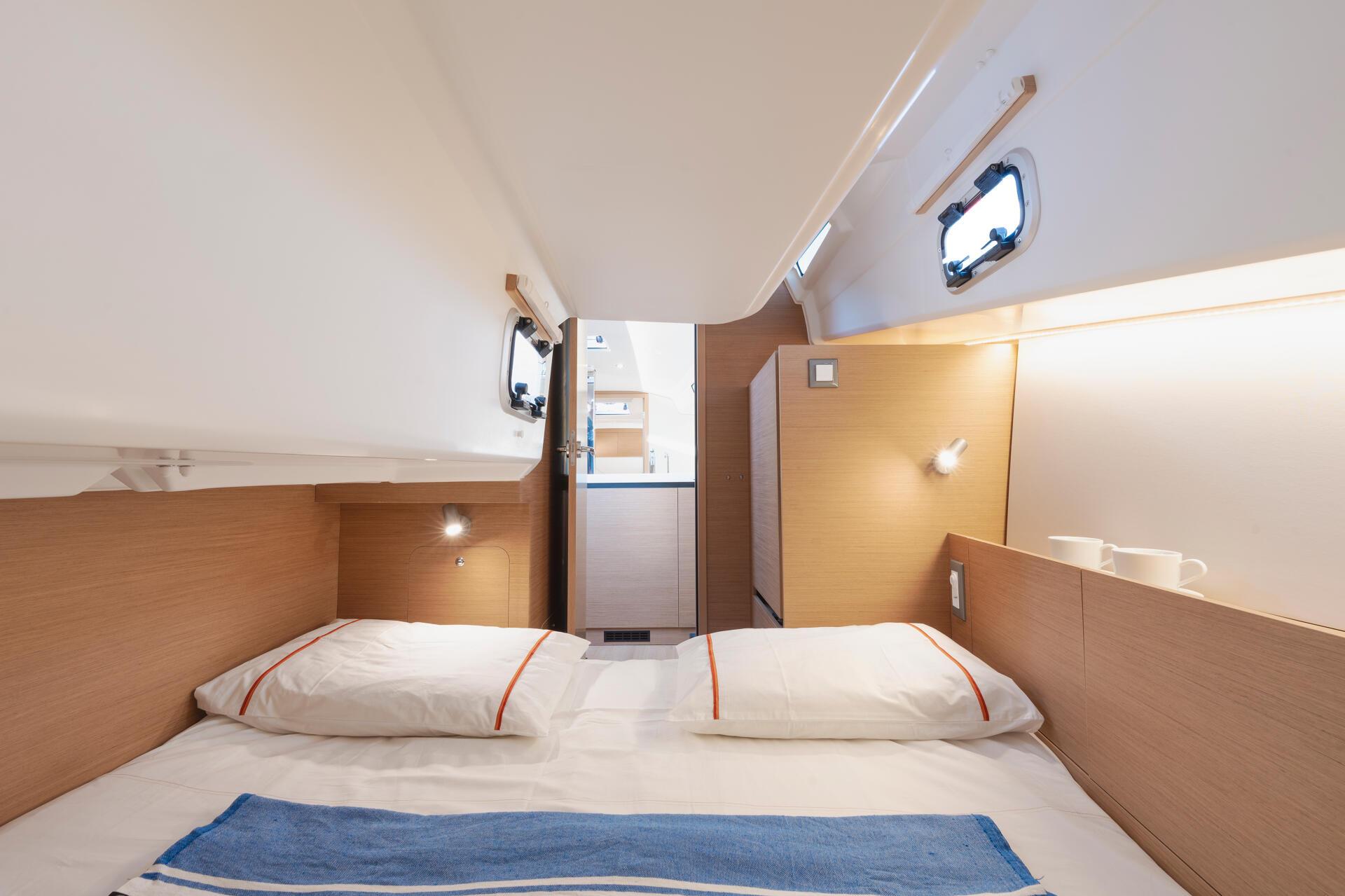 Sun Odyssey 350 - 3 cab. — photo 11