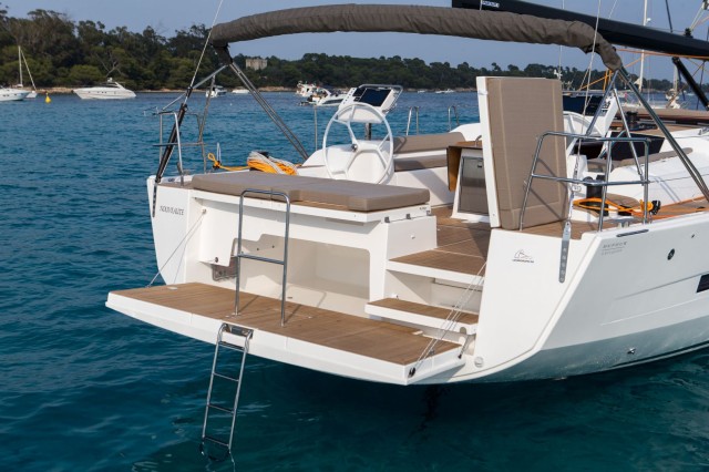Dufour Exclusive 56 - 3 + 1 cab. — photo 1