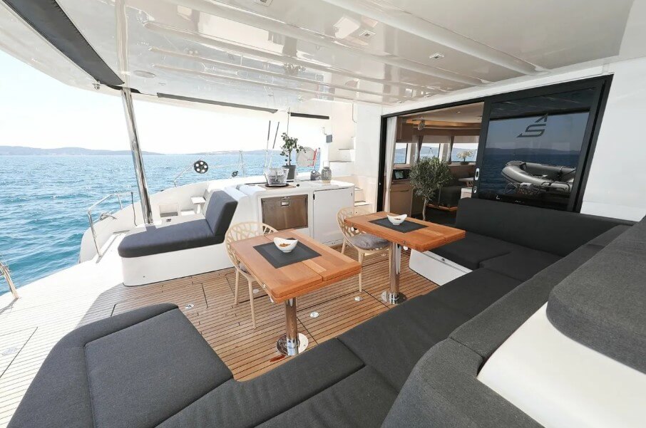 Lagoon 55 - 4 + 2 cab. — photo 8