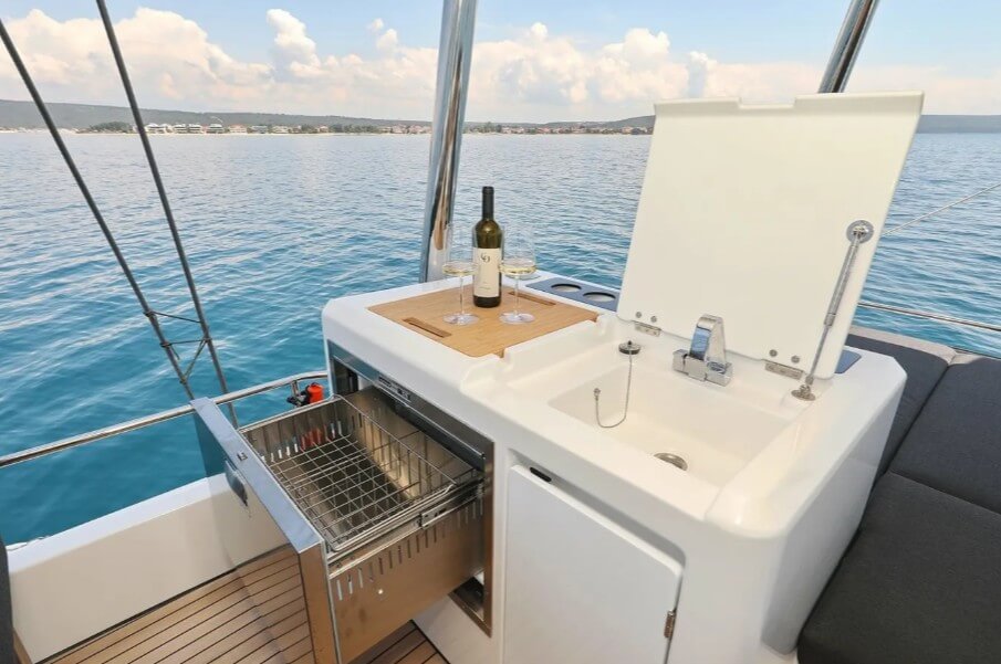 Lagoon 55 - 4 + 2 cab. — photo 10