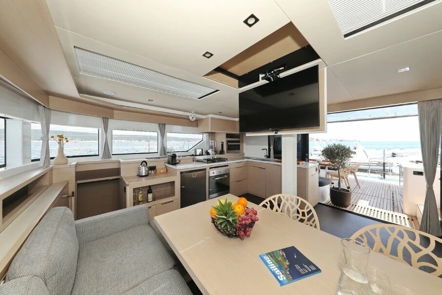 Lagoon 55 - 4 + 2 cab. — photo 12