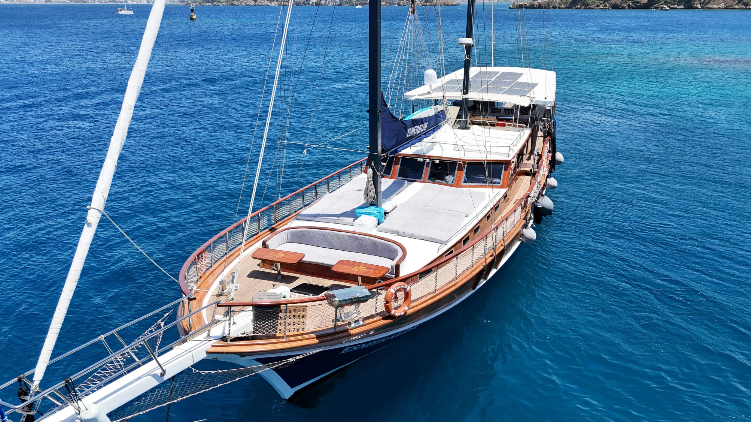 Esmeralda — photo 4