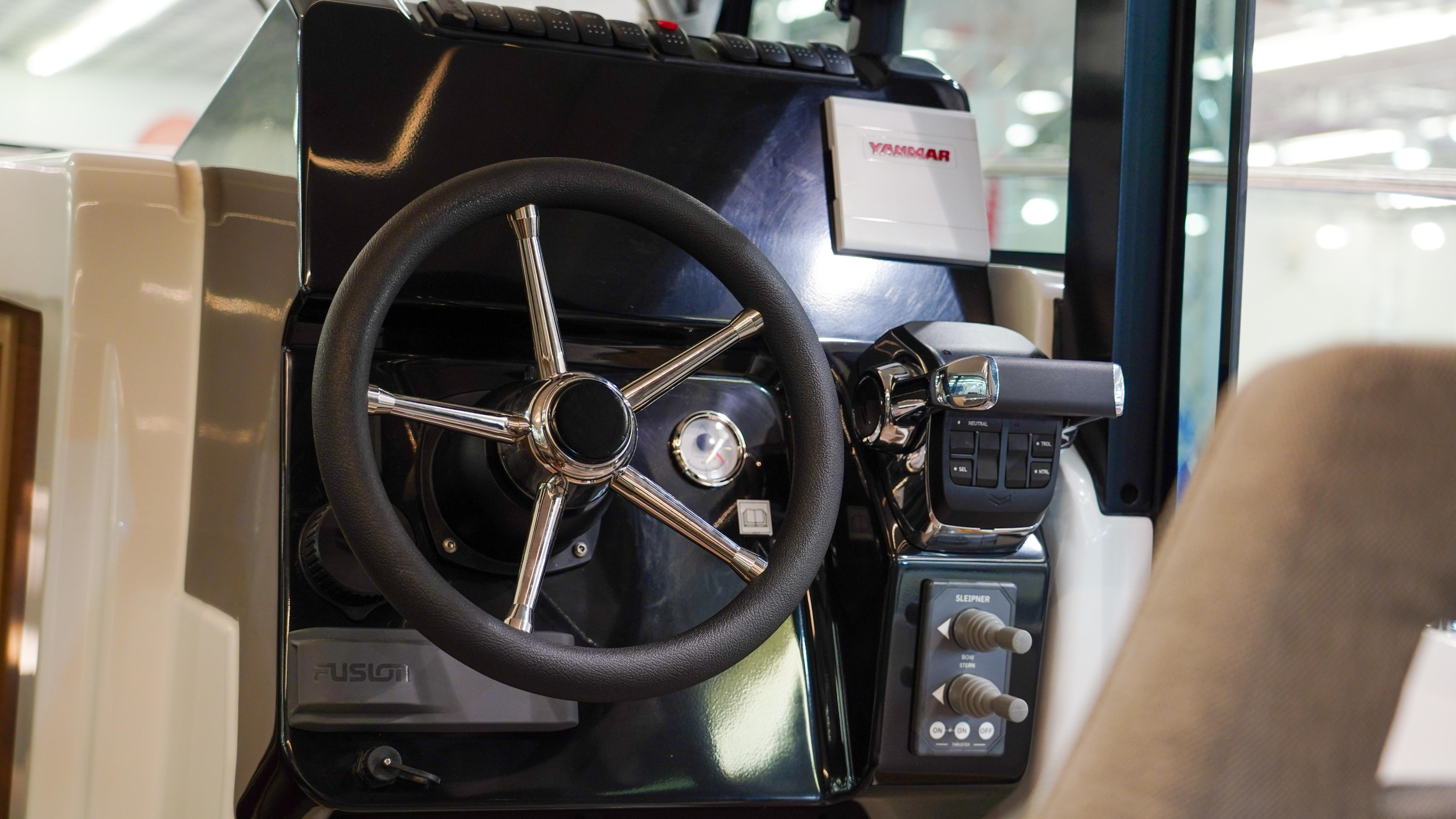 Delphia 10 Sedan — photo 4