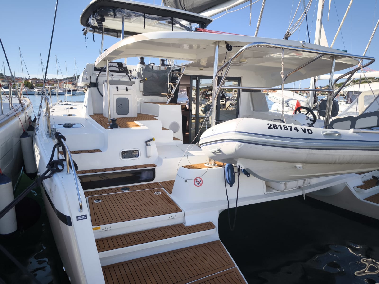 Lagoon 42 - 4 + 2 cab. — photo 5