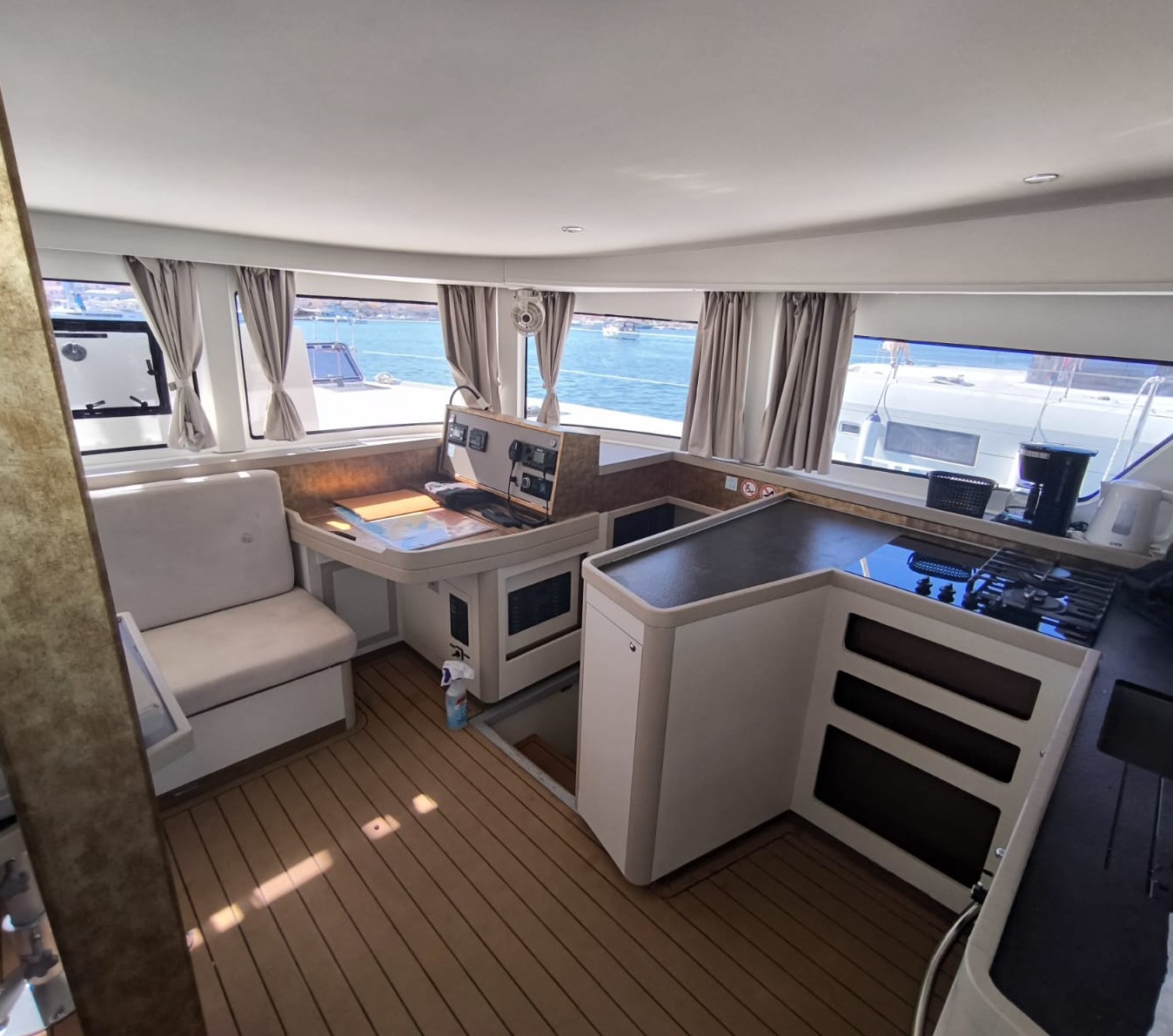 Lagoon 42 - 4 + 2 cab. — photo 7