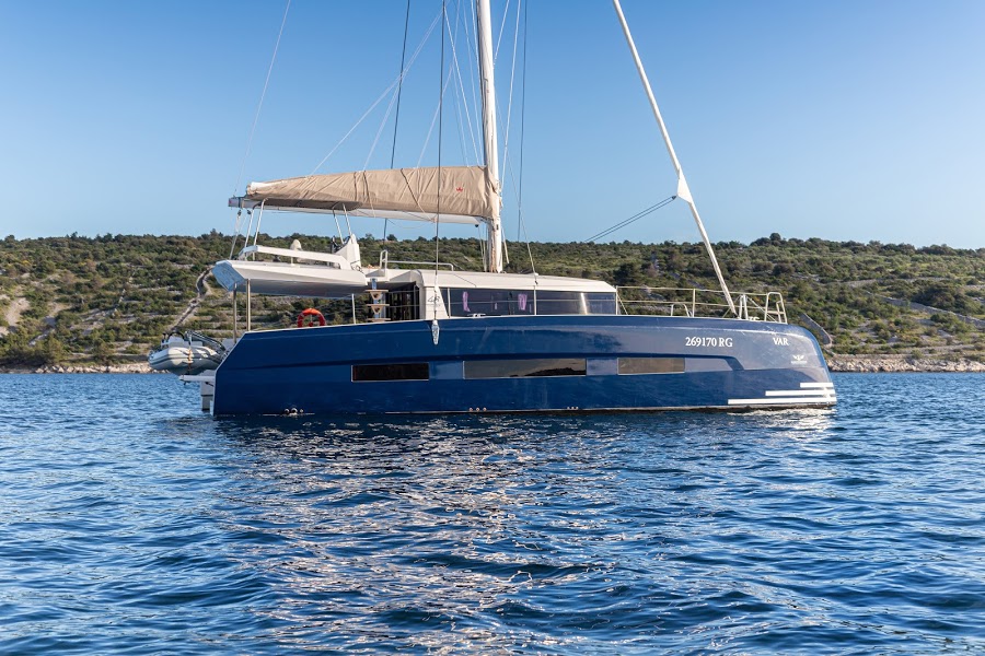 Dufour 48 Catamaran - 4 + 2 cab. — photo 4