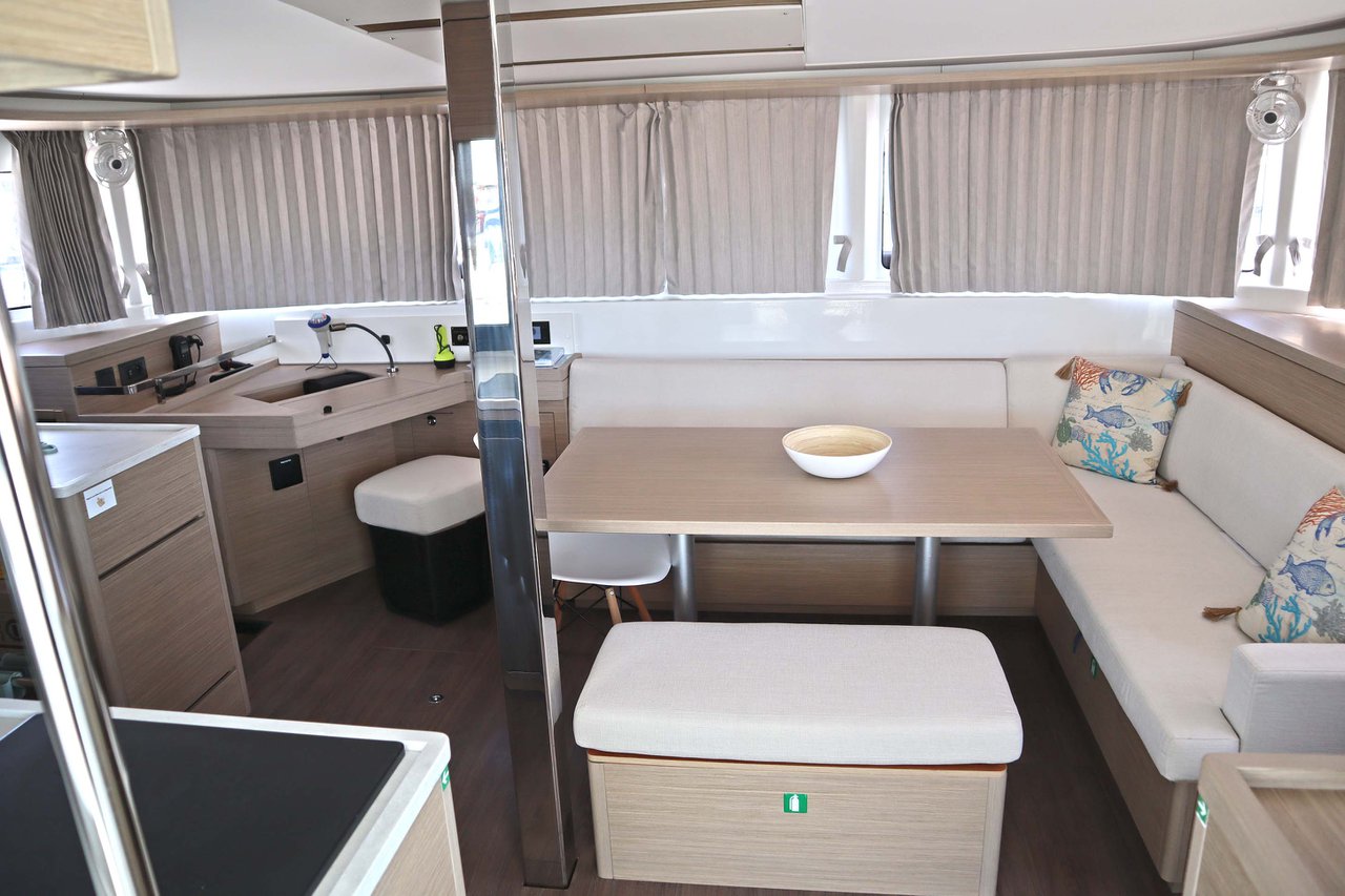 Lagoon 46 Fly — photo 10