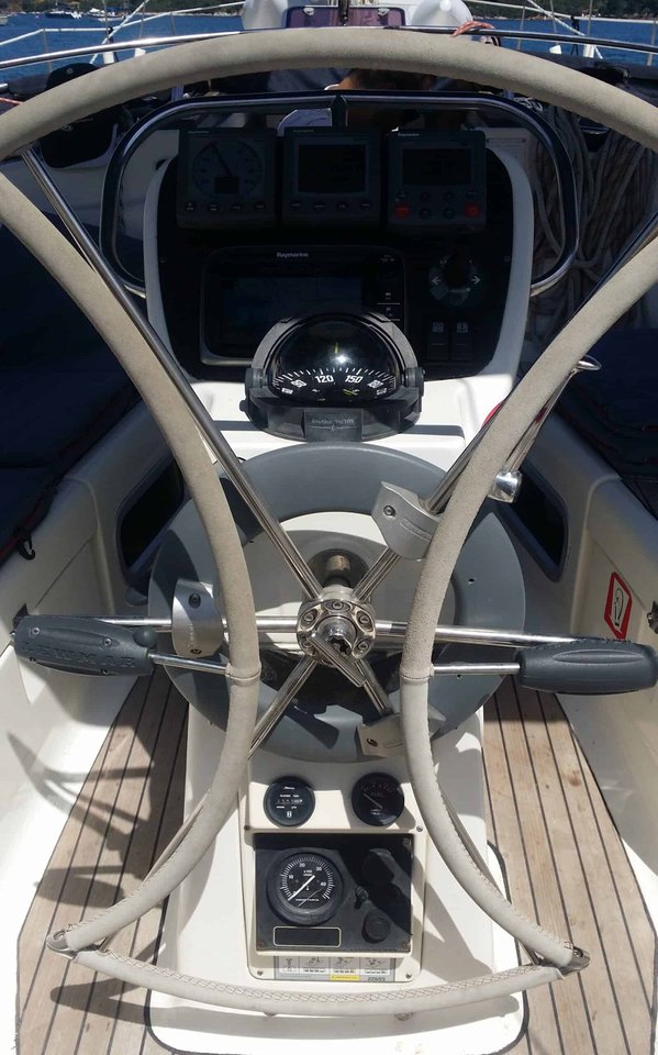 Bavaria 38 — photo 3