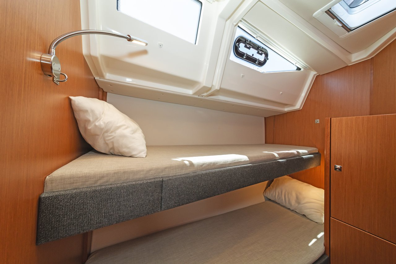 Bavaria C57 - 5 + 1 cab. — photo 9