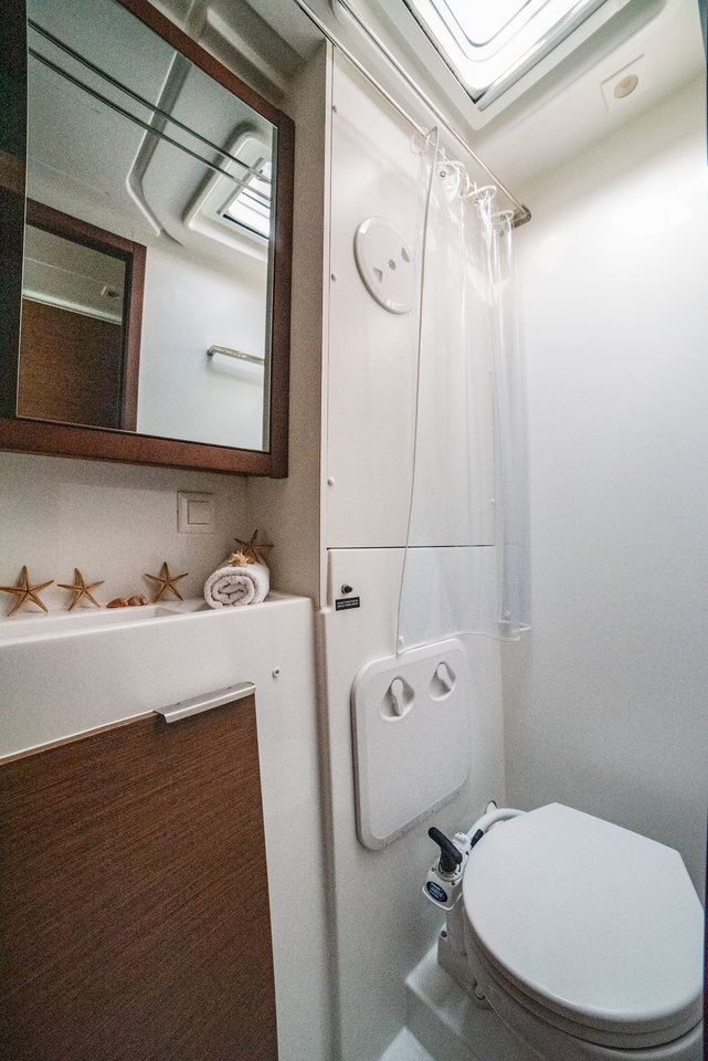 Lagoon 40 - 4 + 1 cab. — photo 24
