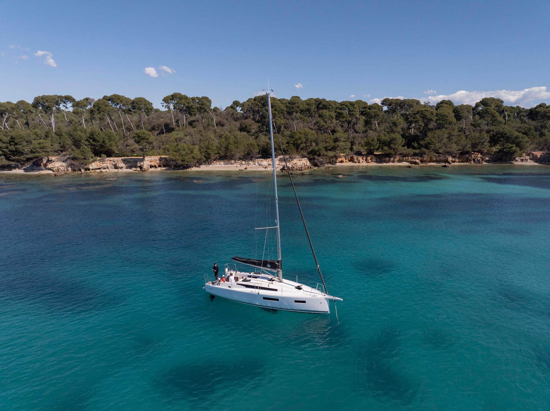 Sun Odyssey 350 - 2 cab. — photo 2