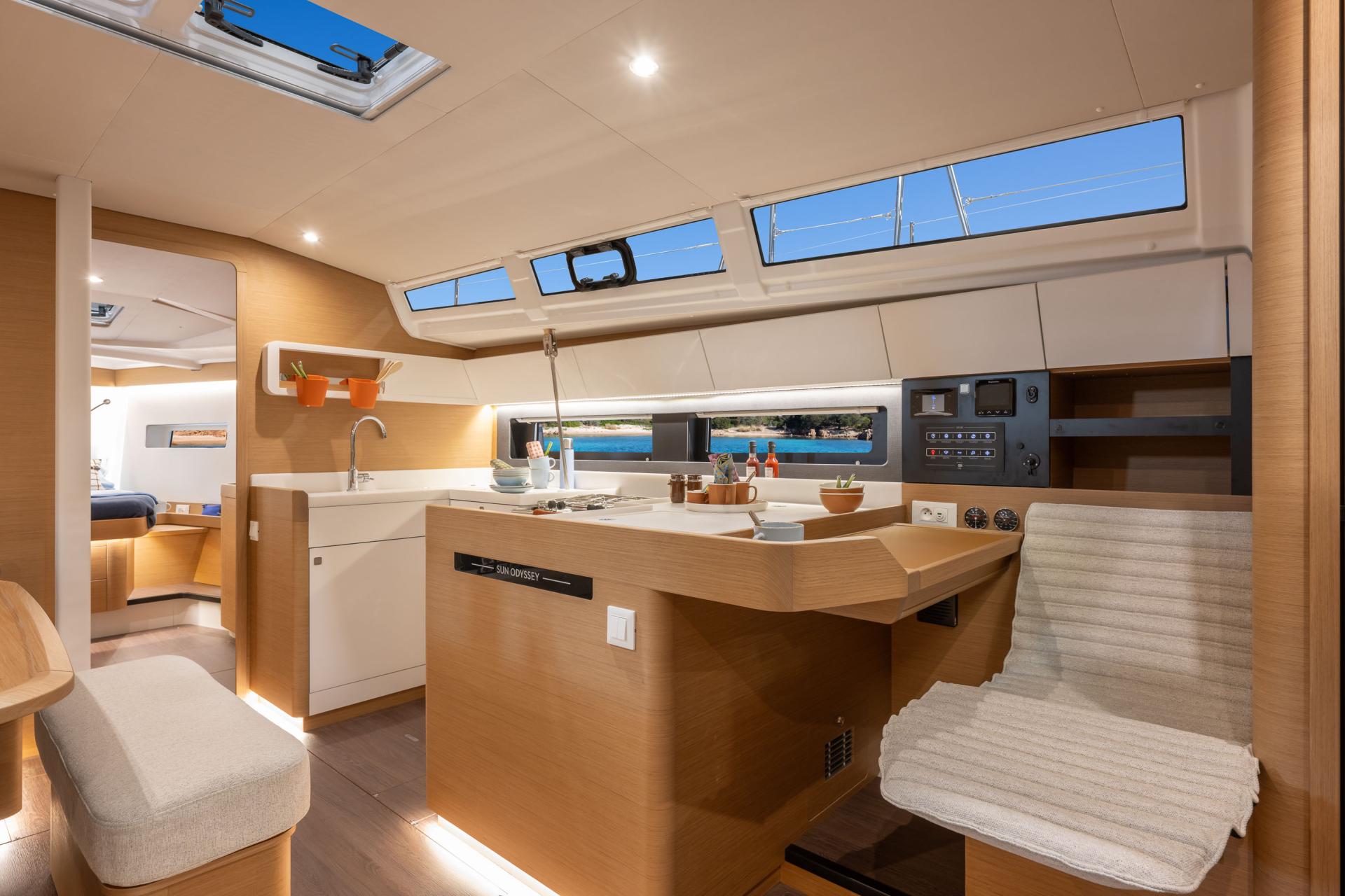Sun Odyssey 455 — photo 2