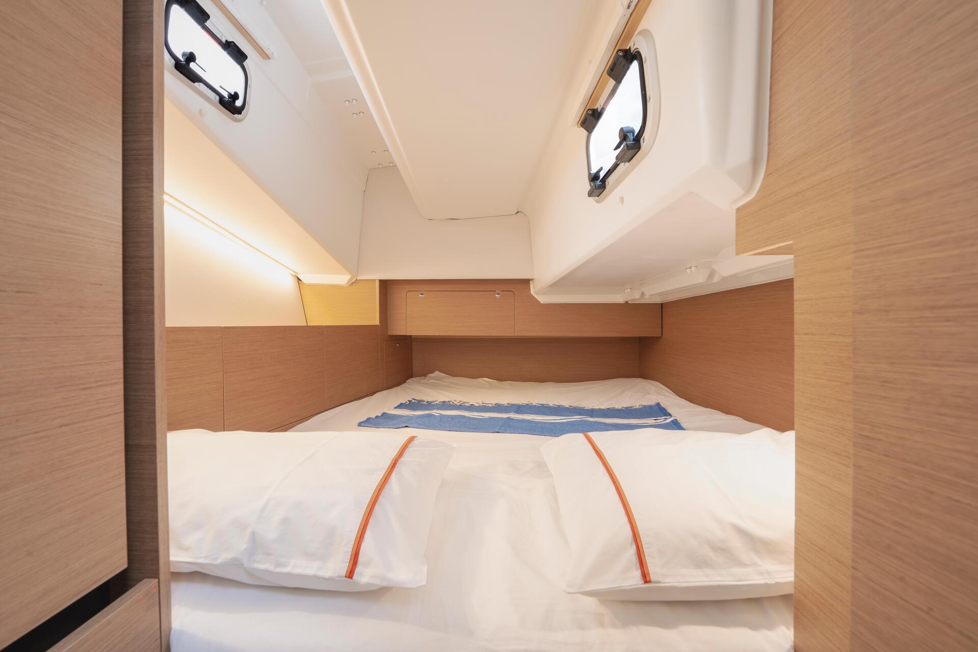 Sun Odyssey 350 - 3 cab. — photo 14