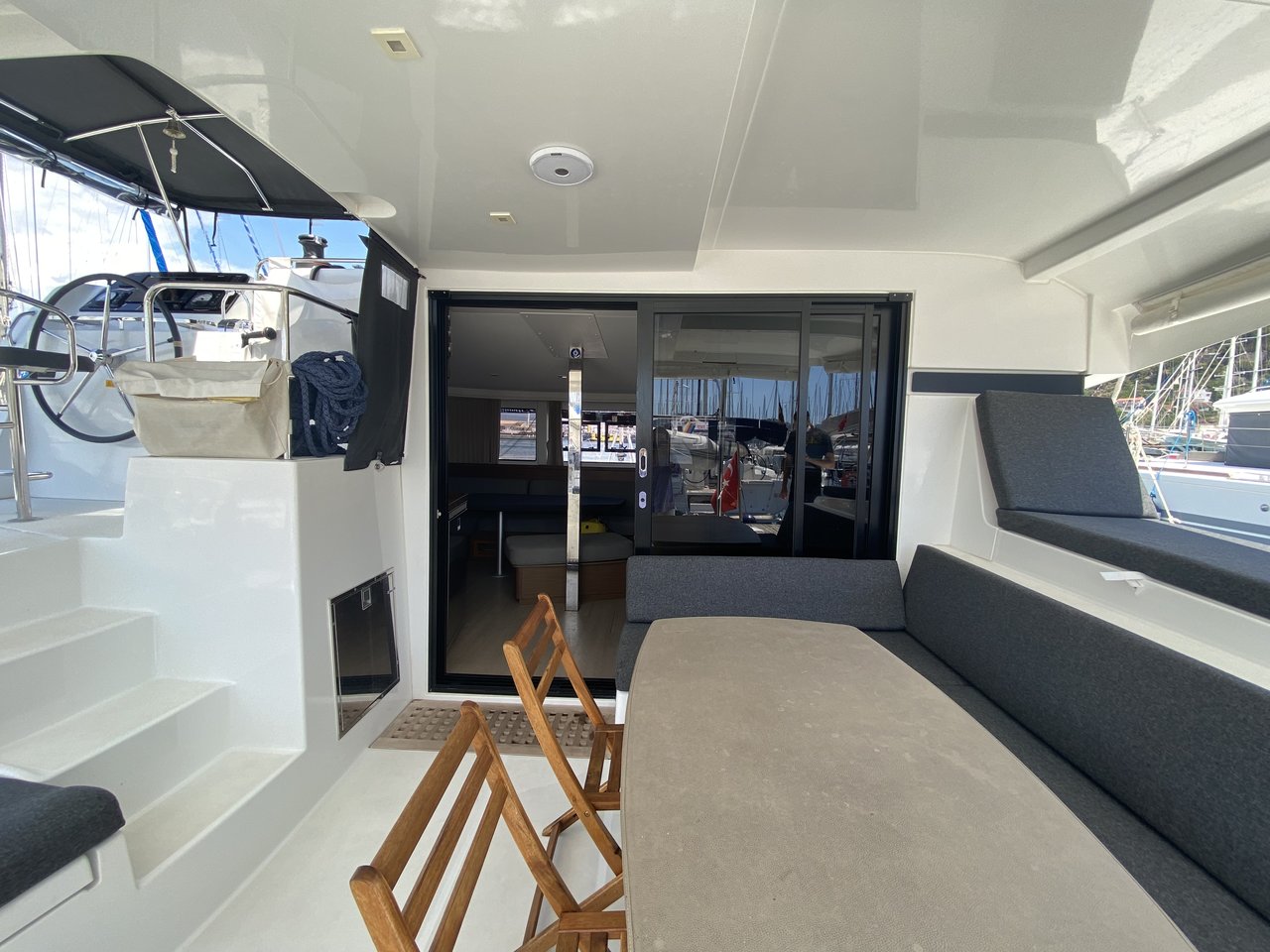 Lagoon 42 - 4 cab. — photo 4