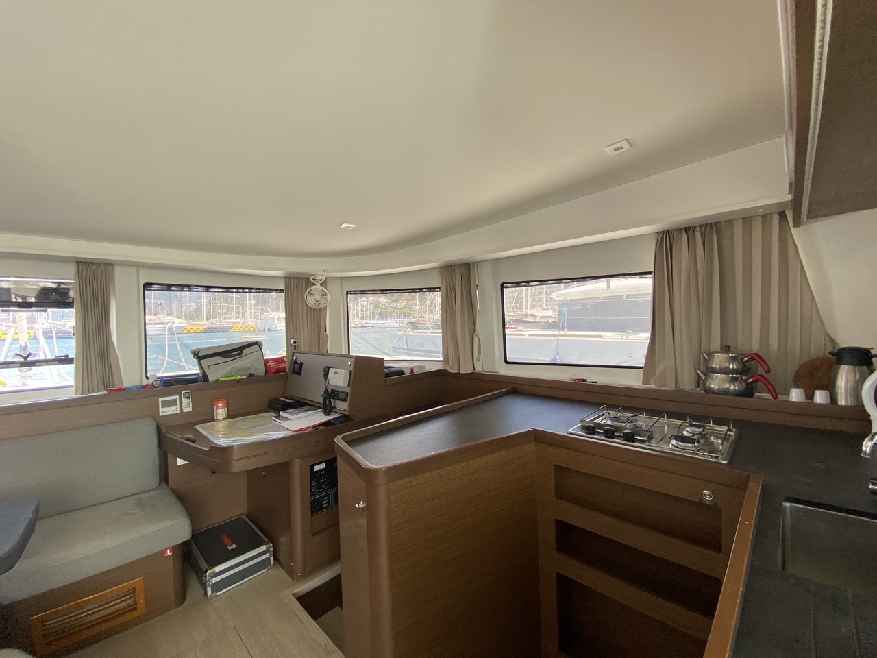 Lagoon 42 - 4 cab. — photo 6