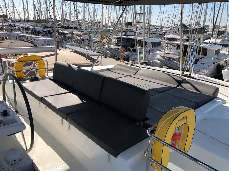 Lagoon 50 — photo 2