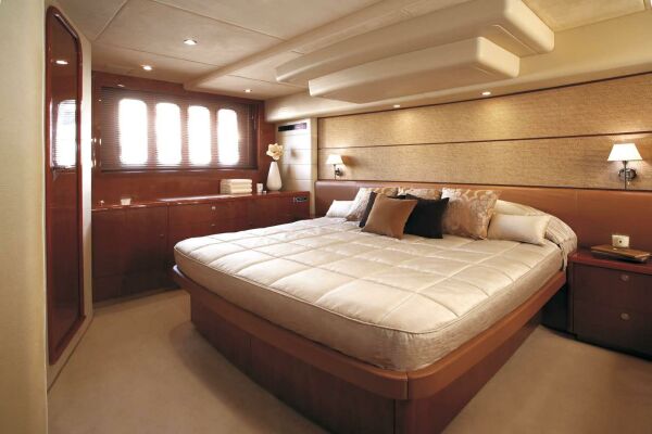 Princess 62 Fly — photo 6
