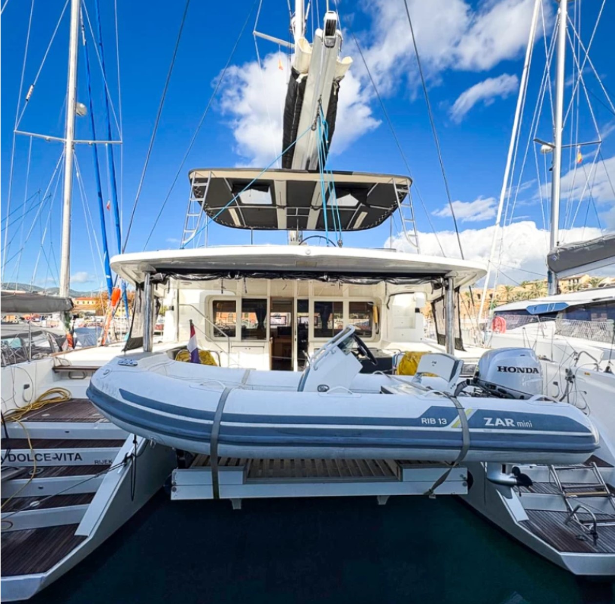 Lagoon 52 - 5 + 1 cab. — photo 1