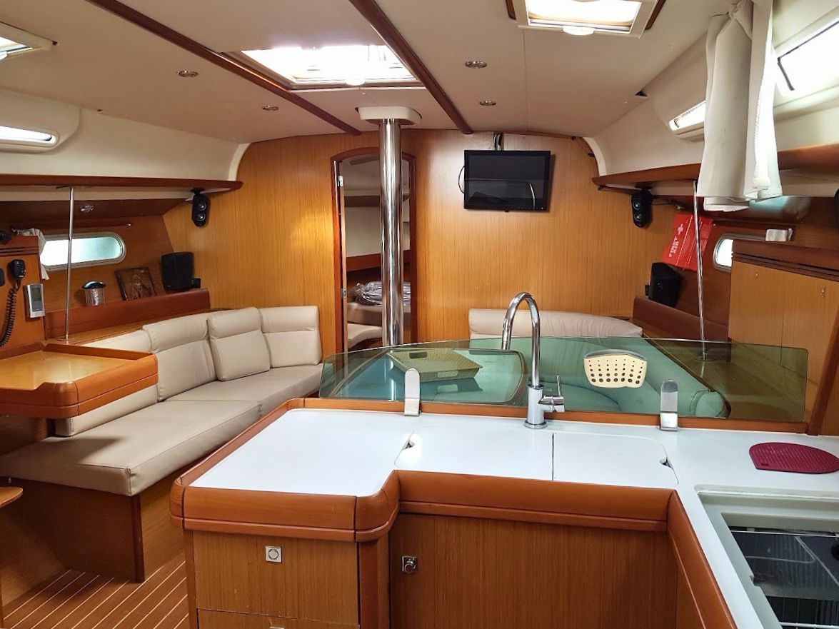 Sun Odyssey 42i — photo 4