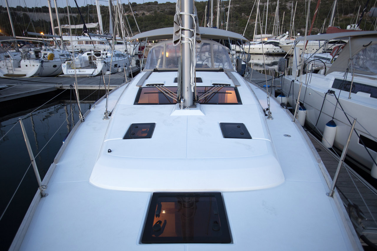 Dufour 412 GL — photo 11