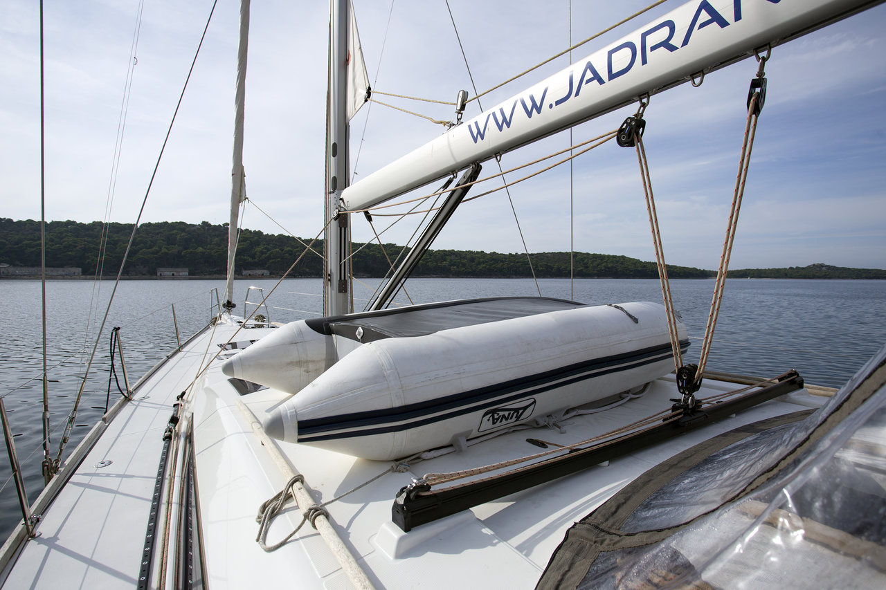Dufour 520 GL — photo 17