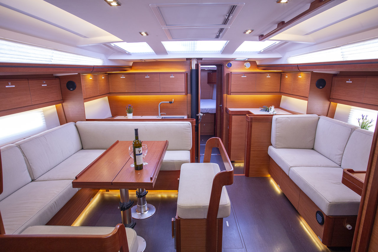 Dufour 520 GL — photo 24